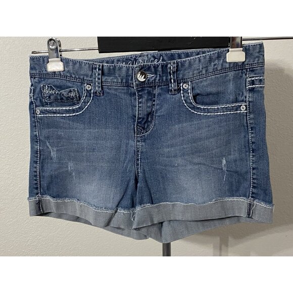 Maurices Shorts Womens 9/10 Denim 32X3 Blue Distressed Stretch Casual - Picture 1 of 12
